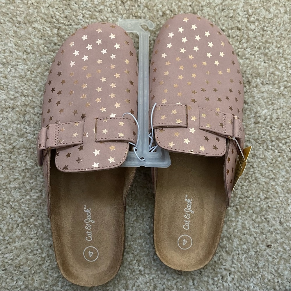 NWT Cat & Jack Boston Birkenstock Style Clogs with Stars and Contoured Footbed